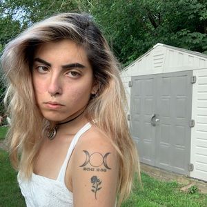 Meet your Posher, Olivia